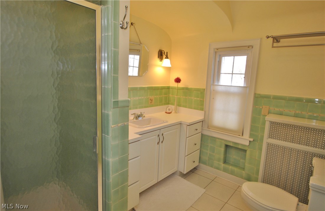 2881 Bellaire Road Silver Lake, OH 44224 - Photo 21 of 29 This charming third full bath has the original tile.