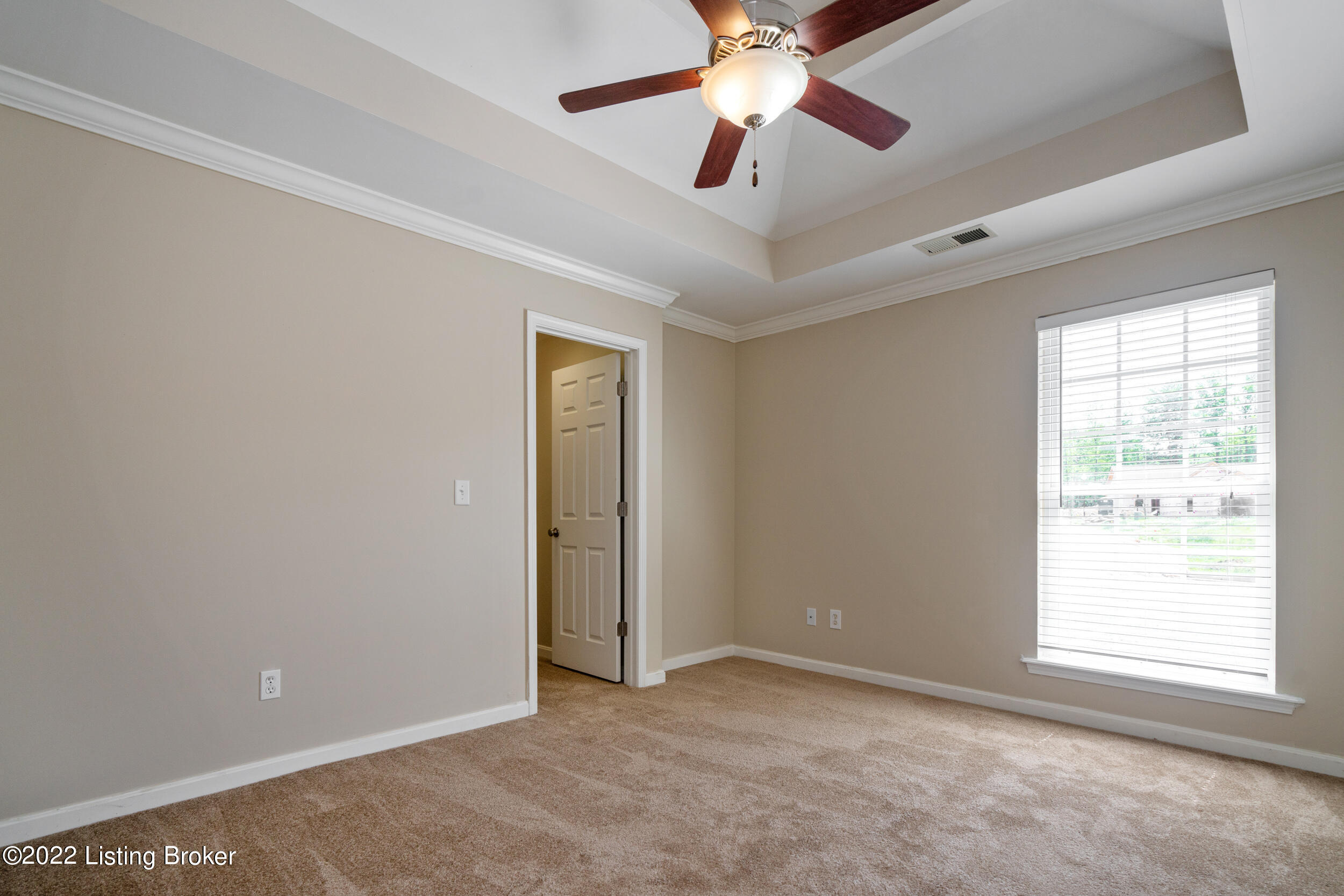 6424 Renate Road Louisville, KY 40291 - Photo 7 of 17 07