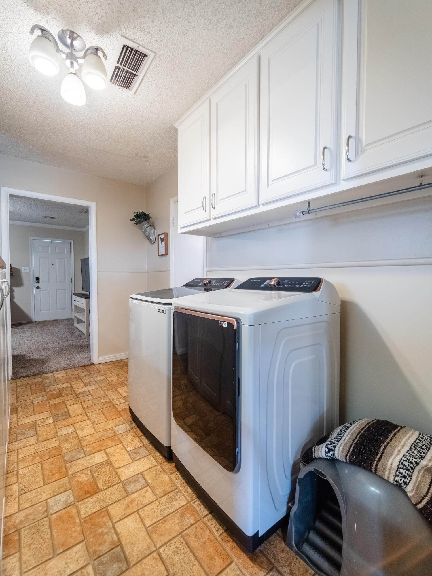 810 West 14th Street Post, TX 79356 - Photo 24 of 31 Laundry