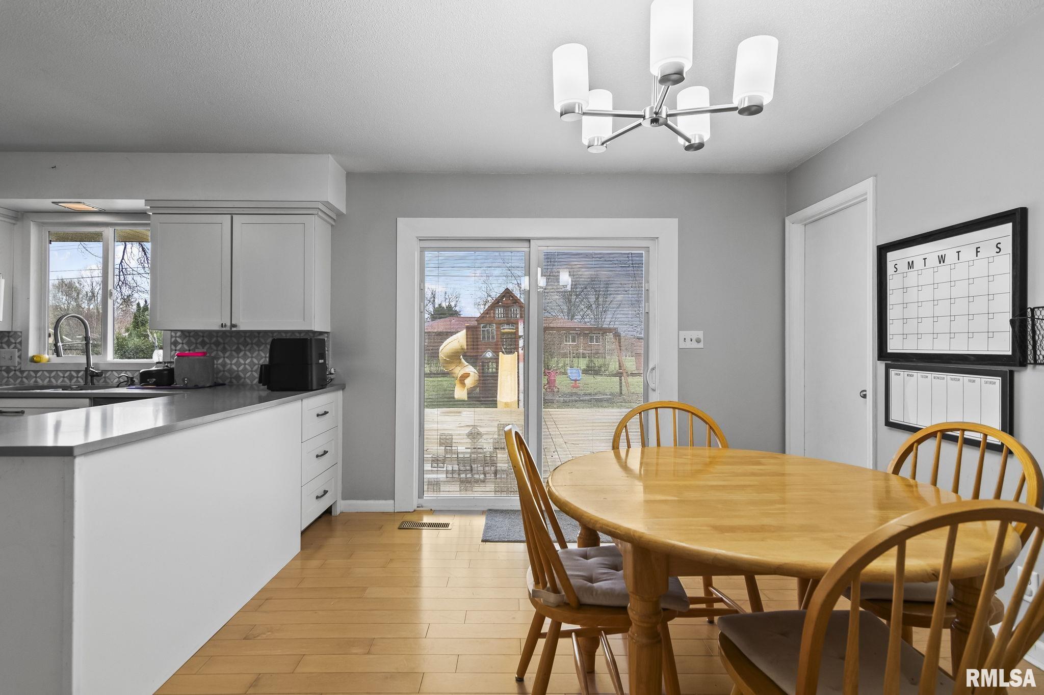 8 Arabian Trail Springfield, IL 62702 - Photo 10 of 37