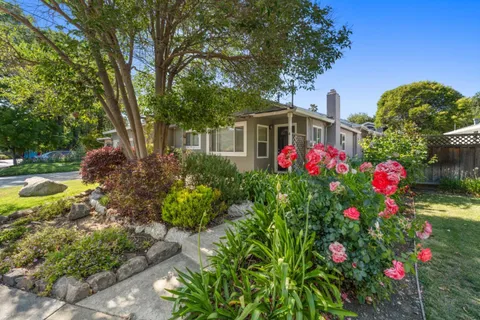 $1,898,000 | 4 Athlone Way, Menlo Park, CA 94025