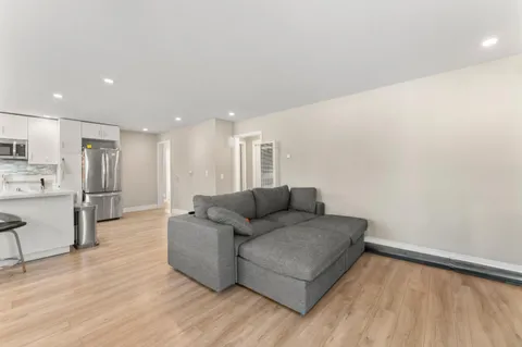 $1,898,000 | 4 Athlone Way, Menlo Park, CA 94025