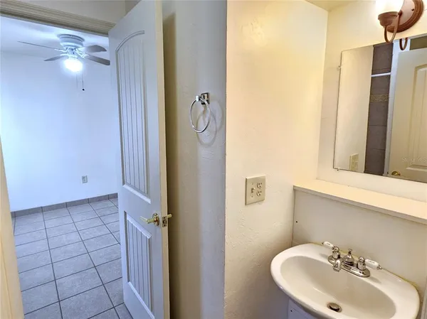$2,500 | 323 Palmetto Road West, Nokomis, FL 34275