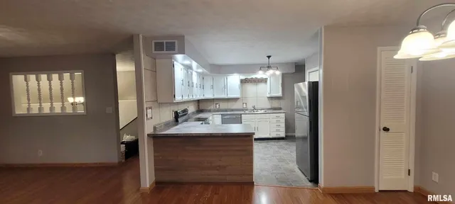 $210,000 | 18065 East Illinois Highway, Opdyke, IL 62872