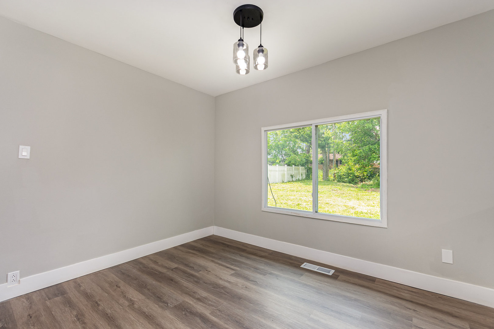 16632 Sawyer Avenue Markham, IL 60428 - Photo 8 of 15