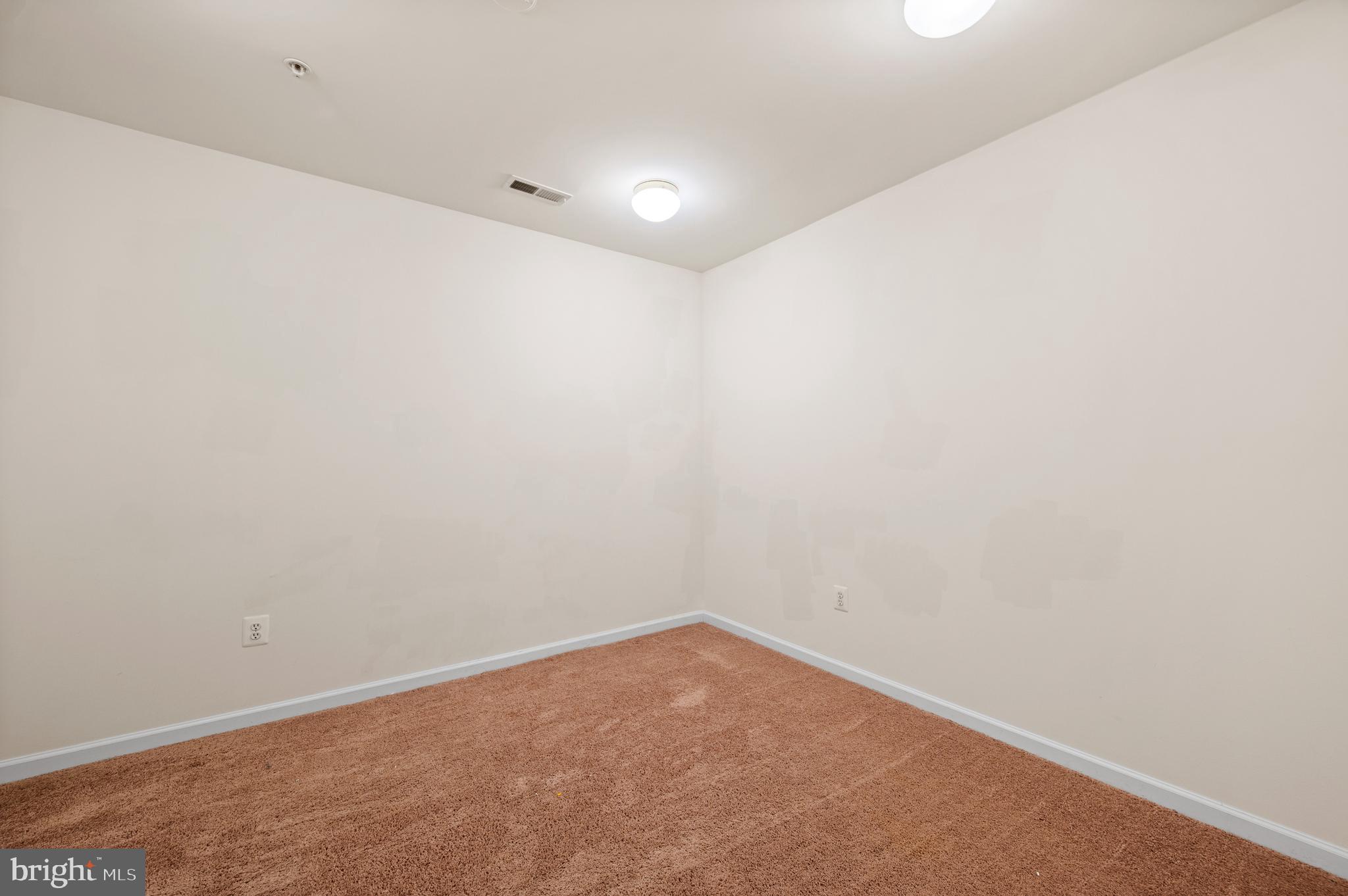 7122 Silverleaf Oak Road, Unit 227 Elkridge, MD 21075 - Photo 36 of 55 a view of an empty room