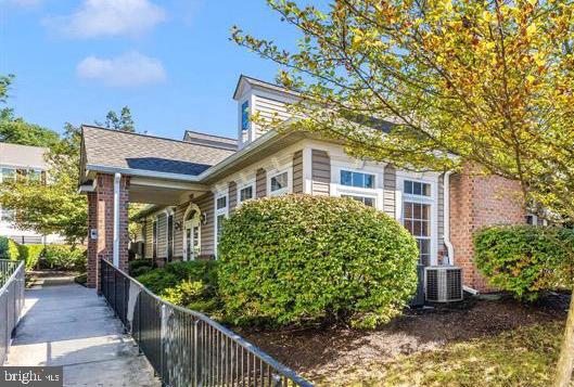 7122 Silverleaf Oak Road, Unit 227 Elkridge, MD 21075 - Photo 45 of 55 front view of a house