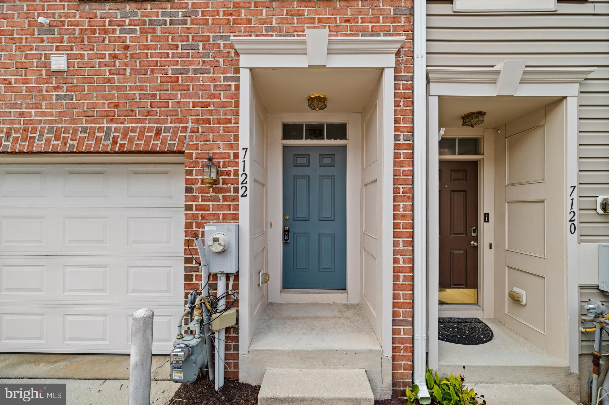 7122 Silverleaf Oak Road, Unit 227 Elkridge, MD 21075 - Photo 7 of 55 a front view of a house with a shower