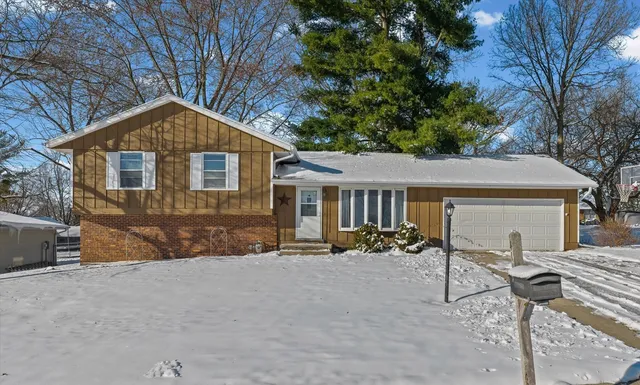 $245,000 | 411 Weathering Drive, Mahomet, IL 61853