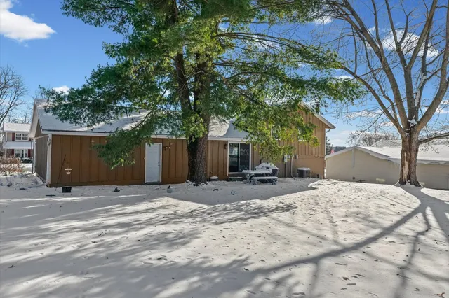 $245,000 | 411 Weathering Drive, Mahomet, IL 61853