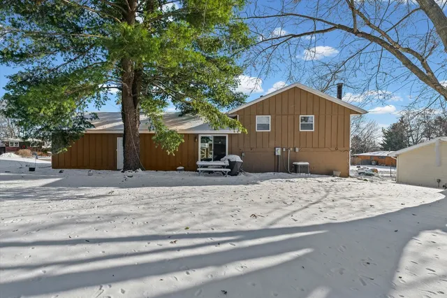 $245,000 | 411 Weathering Drive, Mahomet, IL 61853