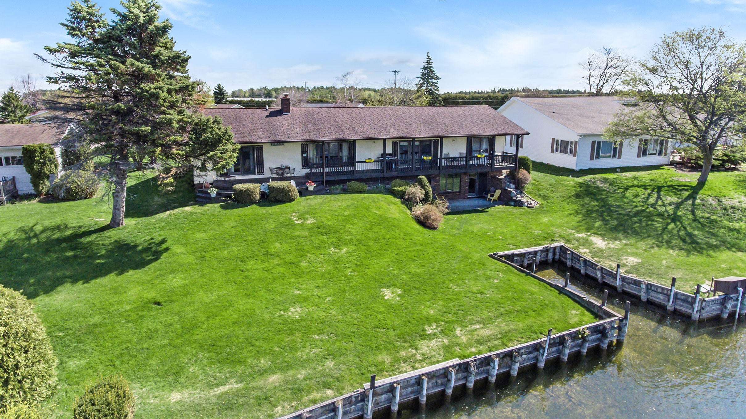 182 Riverside Drive Cheboygan, MI 49721 - Photo 42 of 45 Gallery Image 42