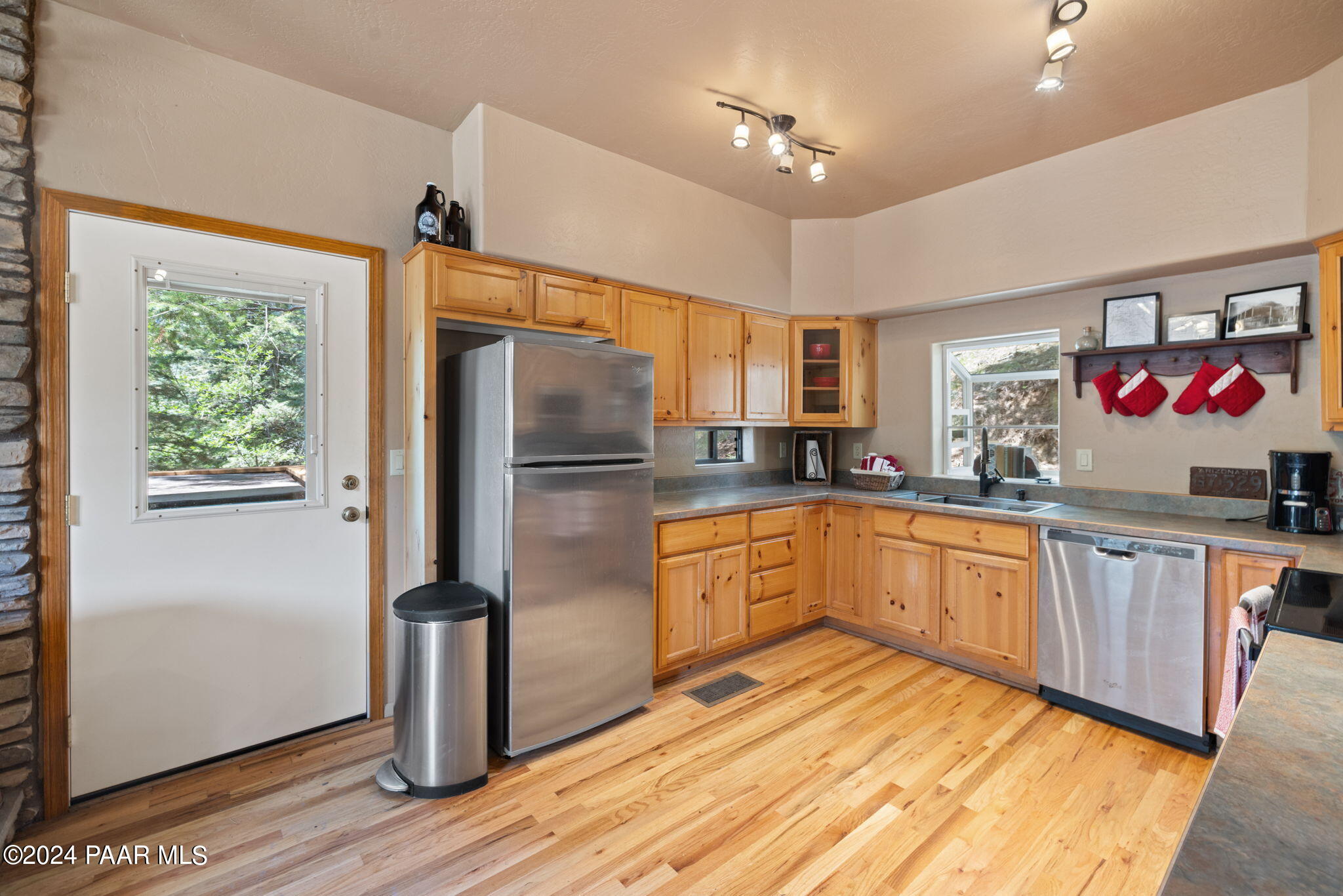 2980 Bluff Road Prescott, AZ 86303 - Photo 10 of 38 18-Kitchen_2
