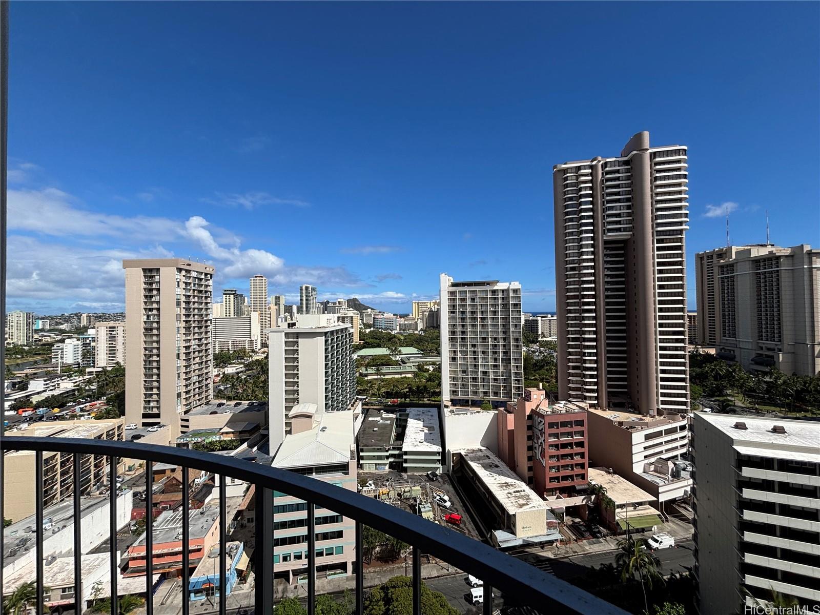 469 Ena Road, Unit 2104 Honolulu, HI 96815 - Photo 6 of 24