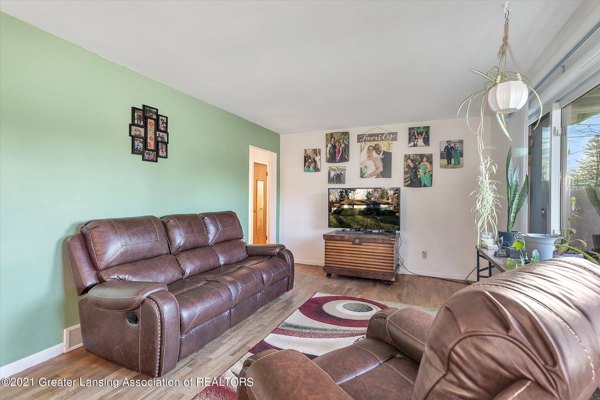 1345 Valley View Road Lansing, MI 48906 - Photo 7 of 41 07-1345 Valley View Rd-Windowstill Real