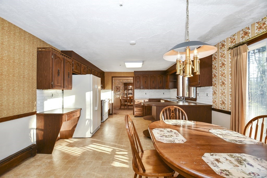 26 Forest Road Acton, MA 01720 - Photo 9 of 37 Gallery Image 9