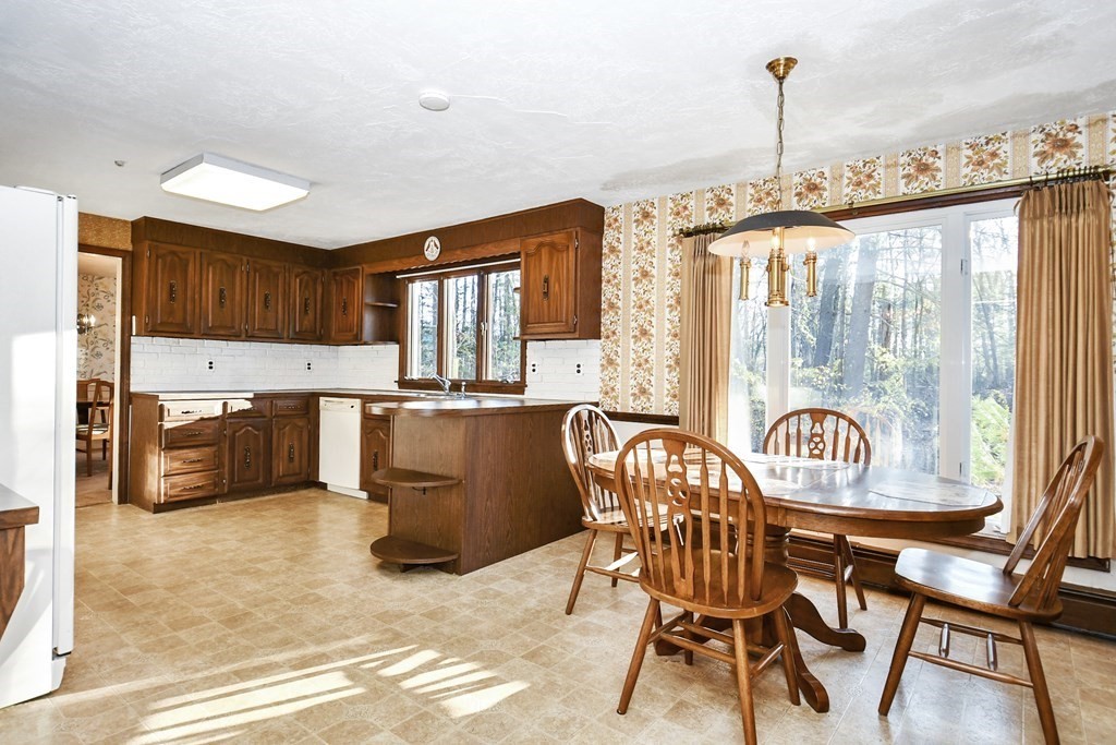 26 Forest Road Acton, MA 01720 - Photo 10 of 37 Gallery Image 10