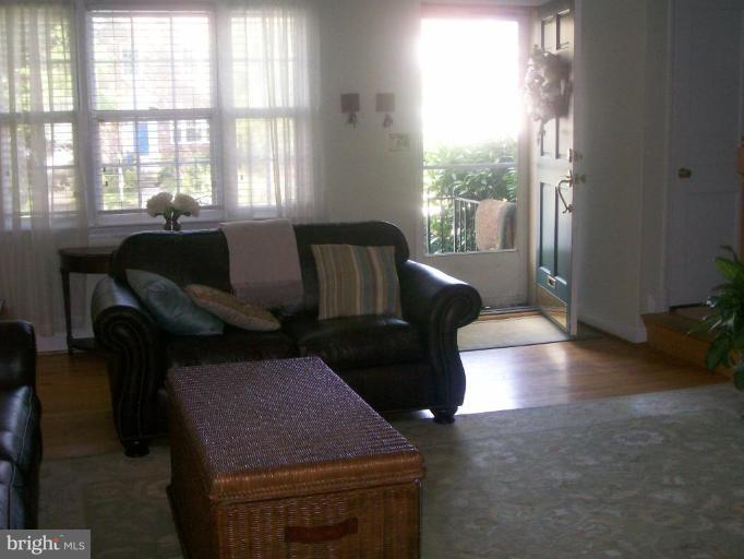 237 Stanmore Road Baltimore, MD 21212 - Photo 9 of 15 Living Room #2