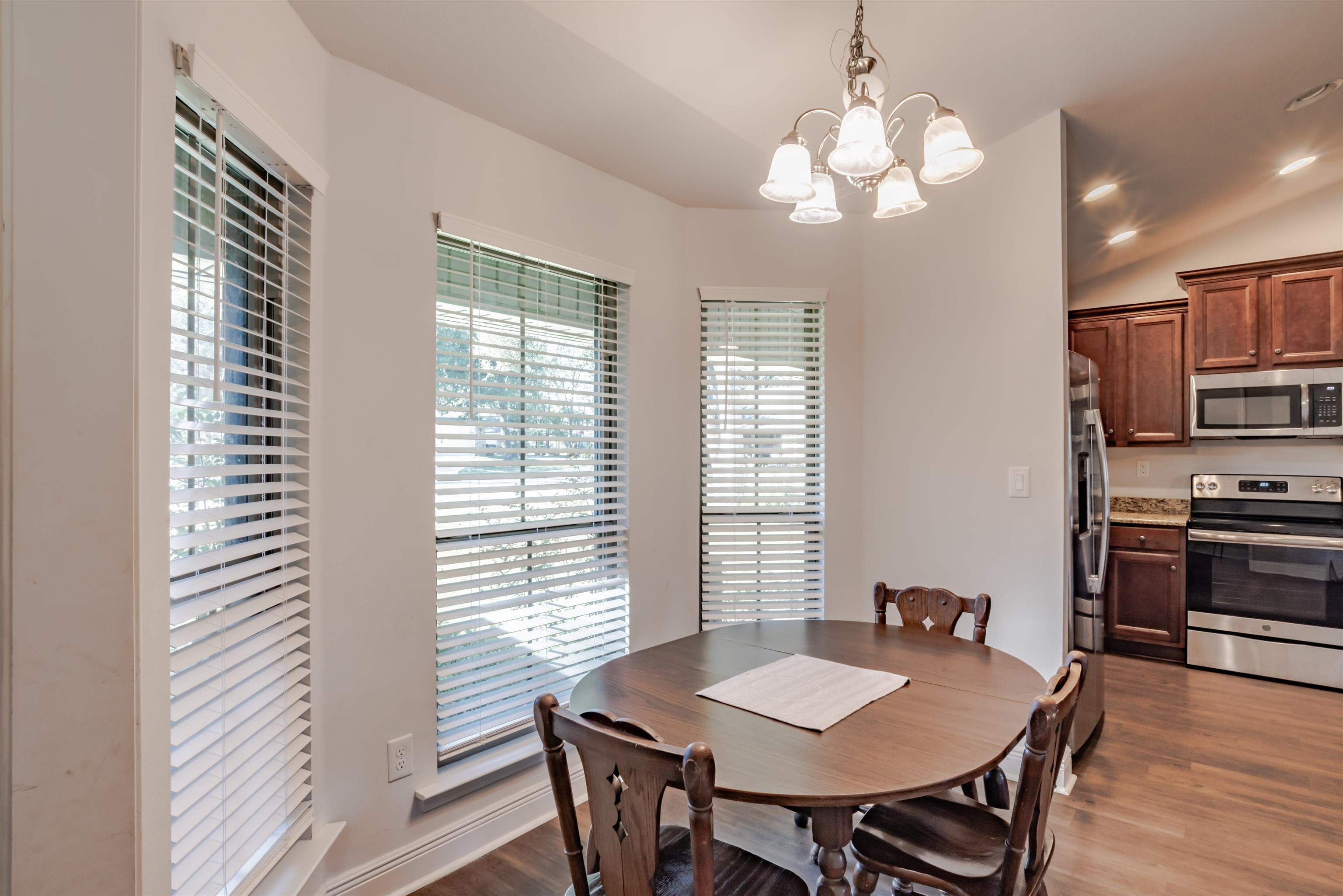 13168 Vincent Court Foley, AL 36535 - Photo 18 of 33 Breakfast Nook