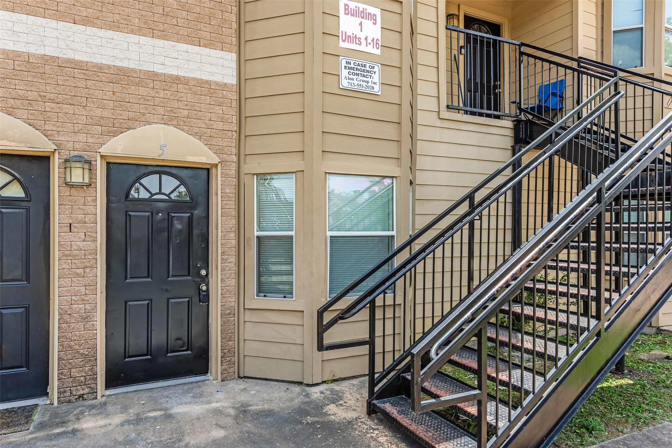 3238 Alabama Street, Unit 2 Houston, TX 77004 - Photo 14 of 15 a view of a balcony with door