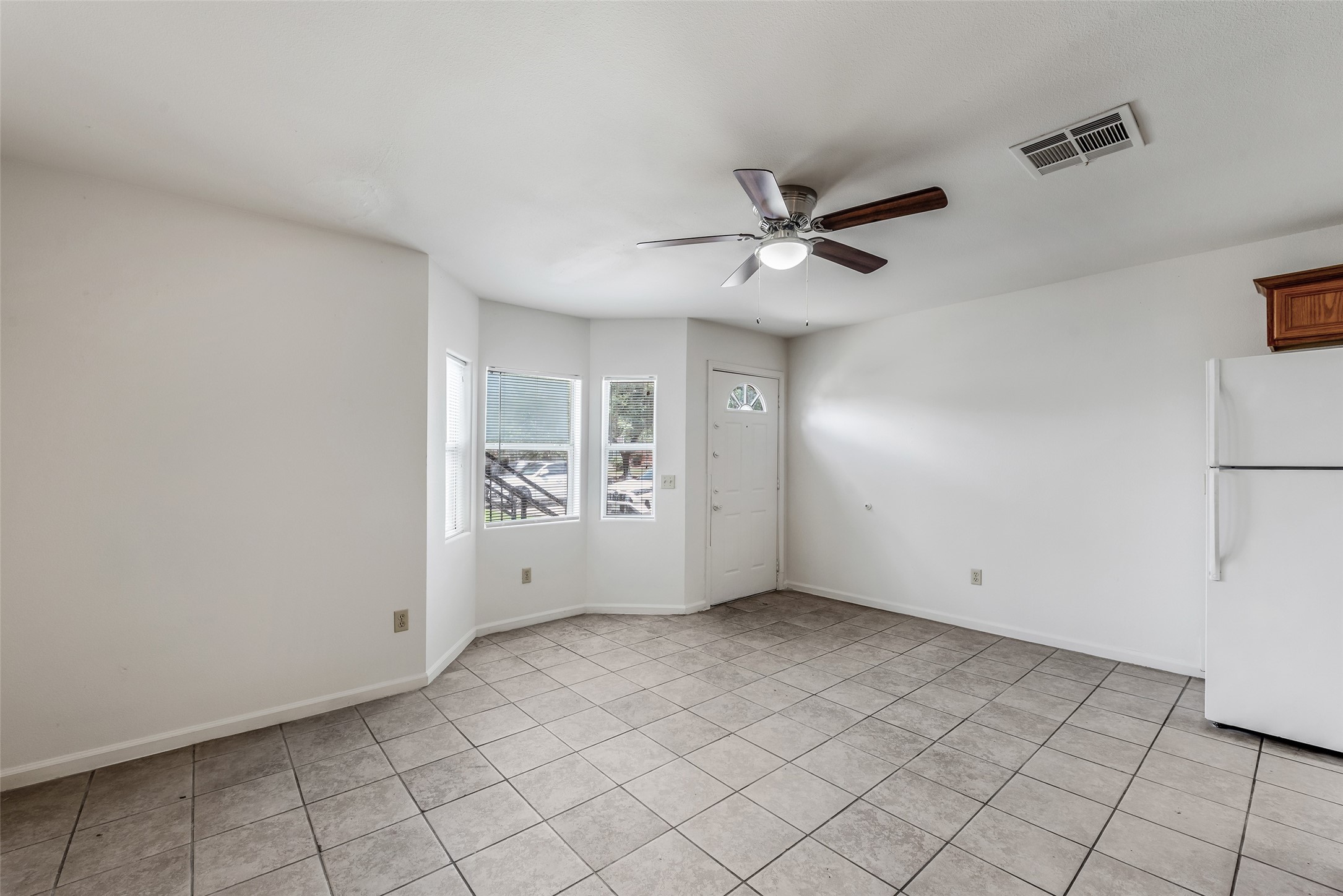 3238 Alabama Street, Unit 2 Houston, TX 77004 - Photo 4 of 15 a view of an empty room with window