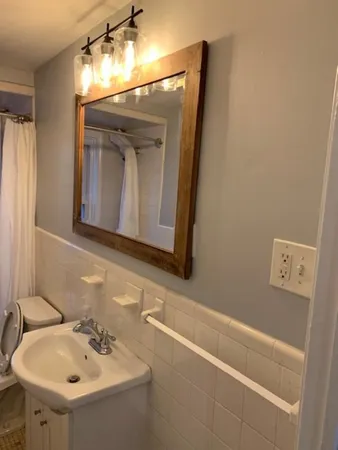 $1,750 | 12 Third School Street, Unit 3, Bristol, RI 02809