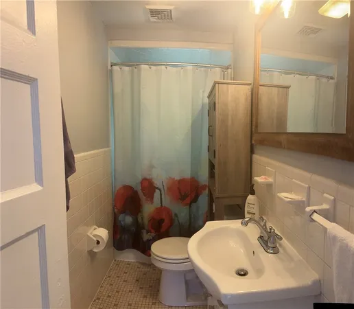 $1,750 | 12 Third School Street, Unit 3, Bristol, RI 02809