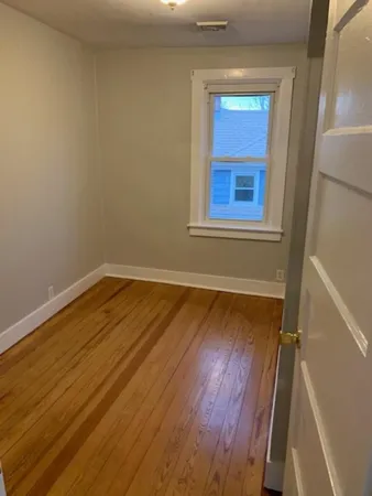 $1,750 | 12 Third School Street, Unit 3, Bristol, RI 02809