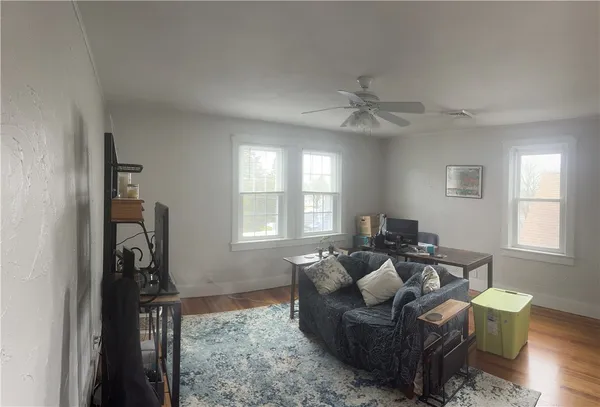 $1,750 | 12 Third School Street, Unit 3, Bristol, RI 02809