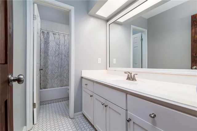 $290,000 | 1521 East Medalist Road, Pineville, LA 71360