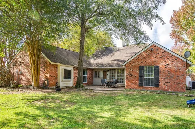 $290,000 | 1521 East Medalist Road, Pineville, LA 71360