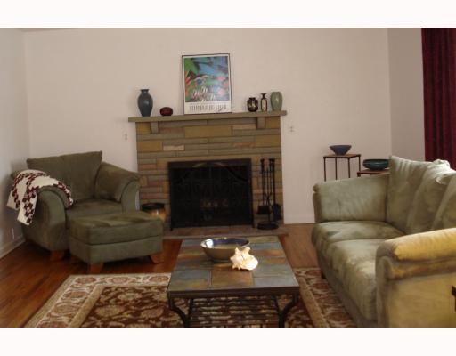 3322 Ivanhoe Road Upper St. Clair, PA 15241 - Photo 3 of 18 Living Room.