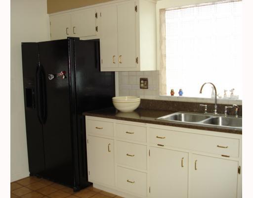 3322 Ivanhoe Road Upper St. Clair, PA 15241 - Photo 7 of 18 Kitchen.