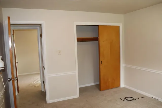 a view of a decorative light in a room