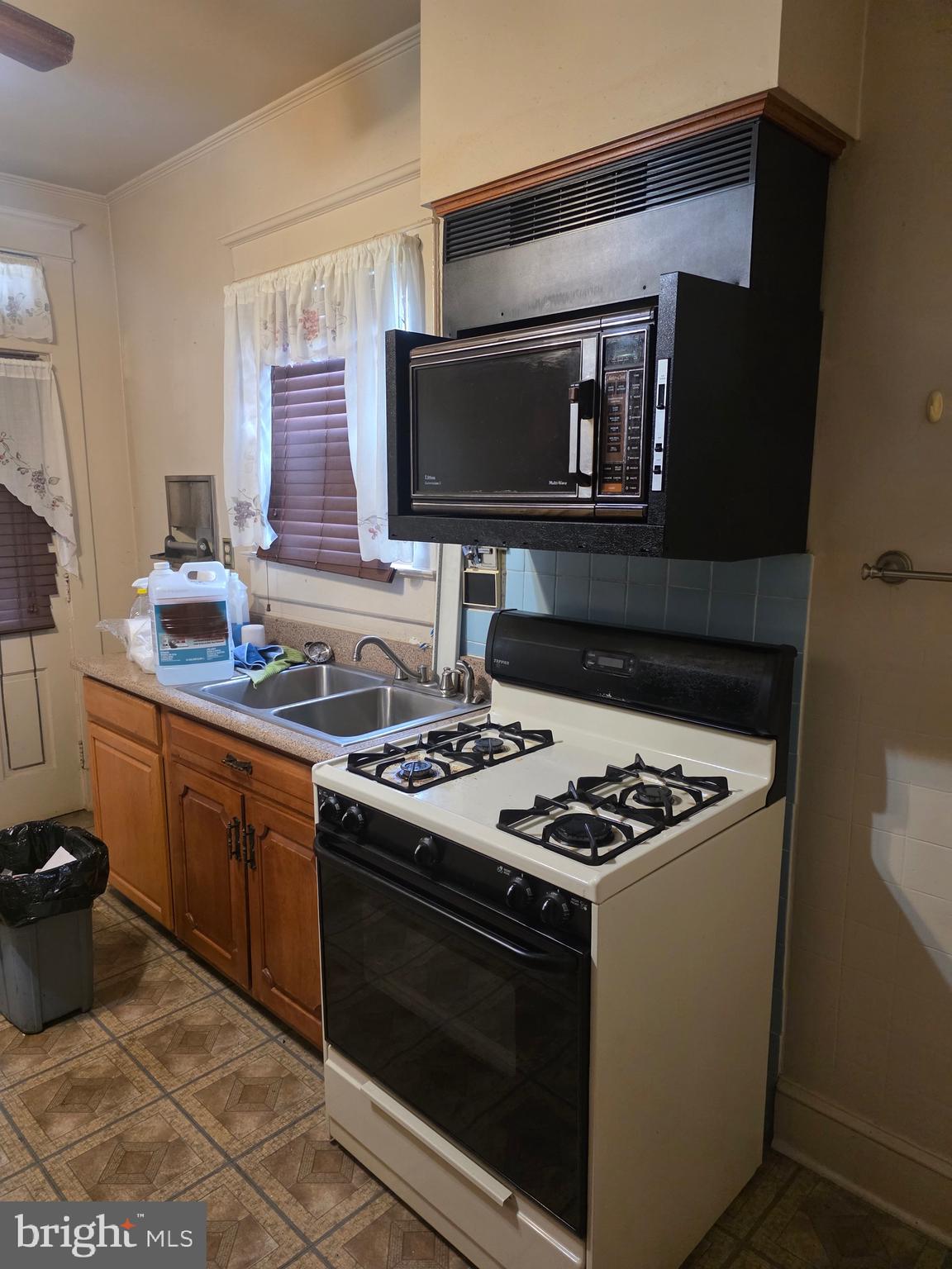 3506 Rosedale Road Baltimore, MD 21215 - Photo 10 of 36