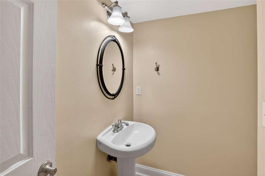 145 Rondak Circle Smyrna, GA 30080 - Photo 8 of 32