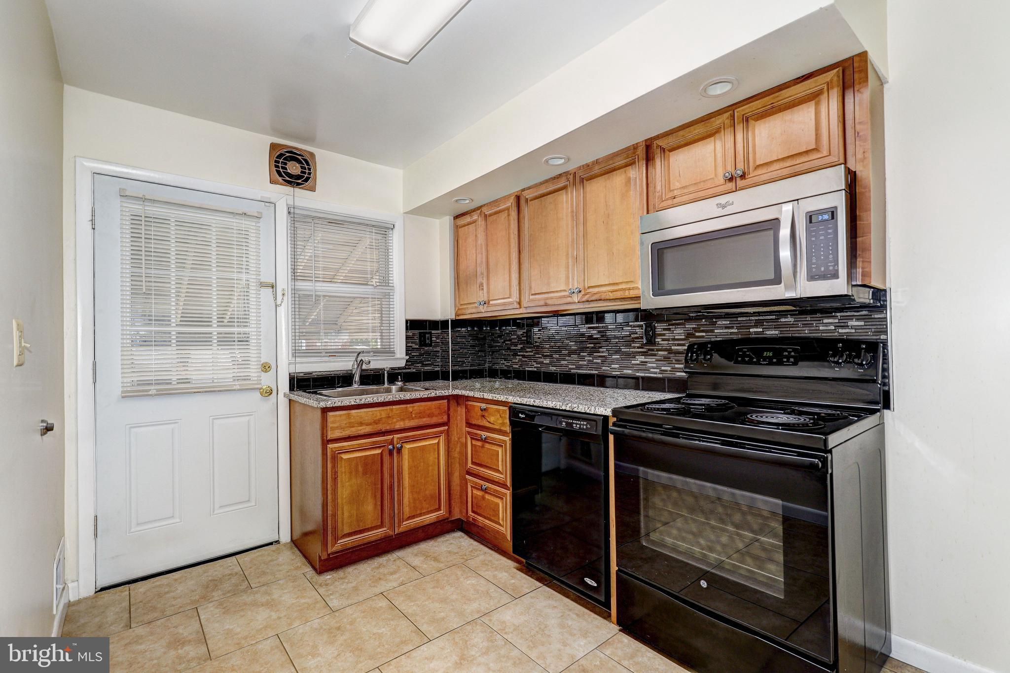 1123 Hollen Road Baltimore, MD 21239 - Photo 19 of 50 Updated w/Granite