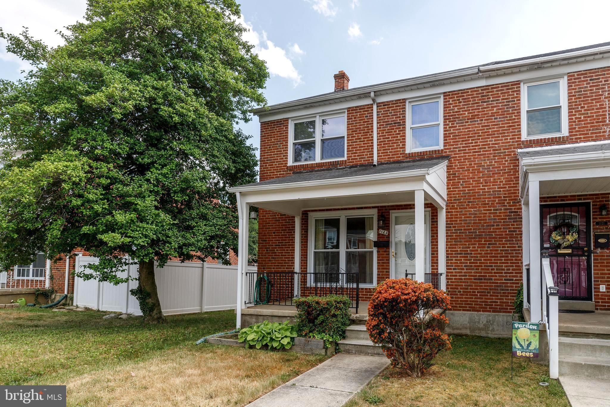 1123 Hollen Road Baltimore, MD 21239 - Photo 3 of 50 Lovely Fenced Yard