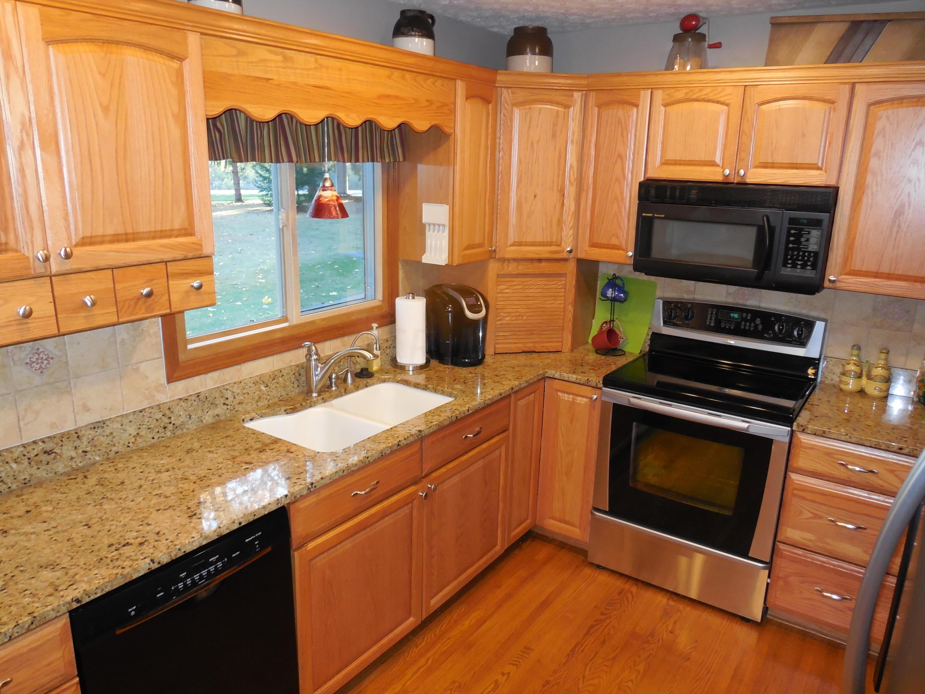 884 Hyatts Road Delaware, OH 43015 - Photo 8 of 29 Gallery Image 8