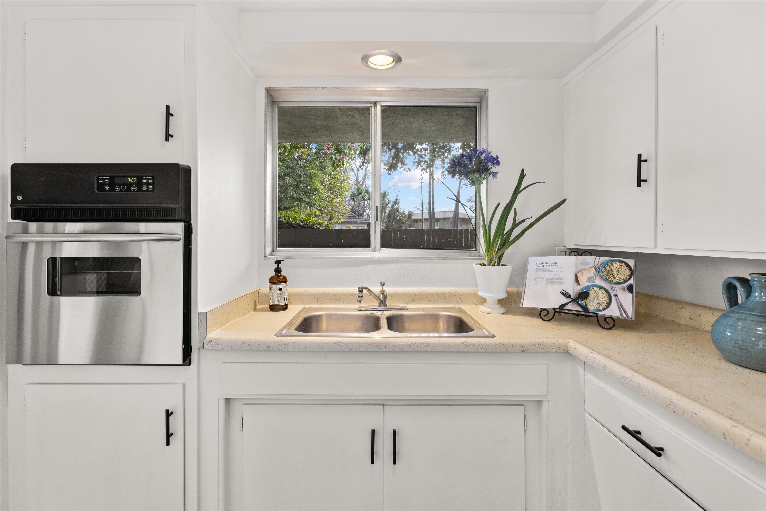 5900 Encina Road, Unit 3 Goleta, CA 93117 - Photo 12 of 40 12-7L5A8340