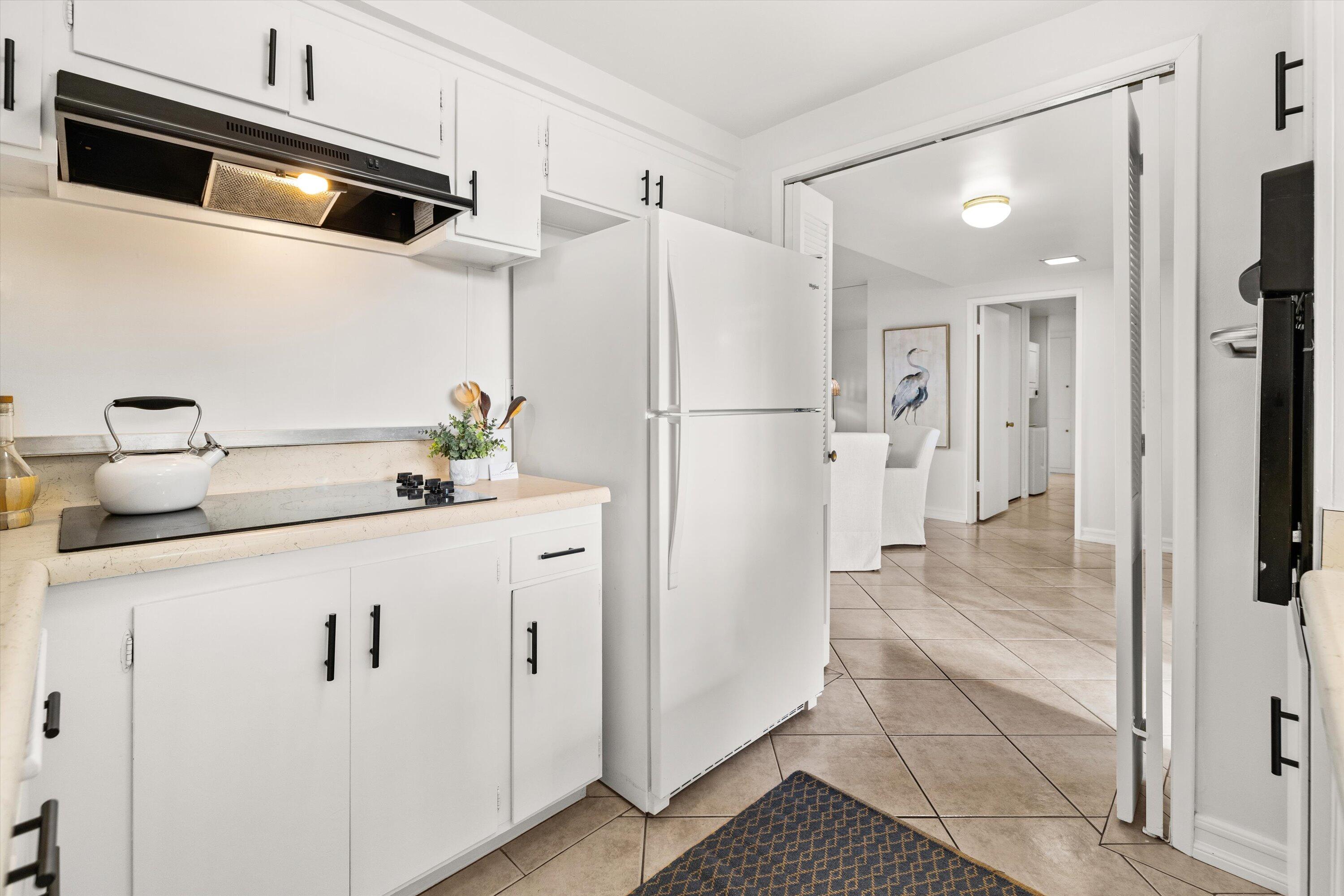 5900 Encina Road, Unit 3 Goleta, CA 93117 - Photo 13 of 40 11-7L5A8310