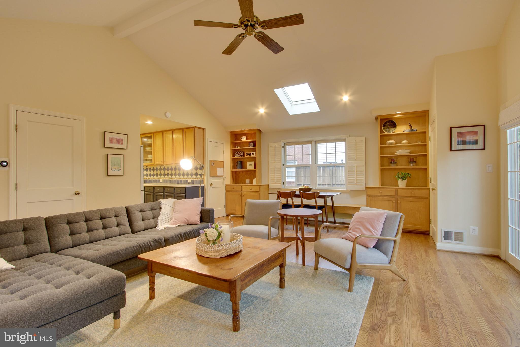 417 Alabama Road Baltimore, MD 21204 - Photo 23 of 47 Rear addition with an informal dining area.