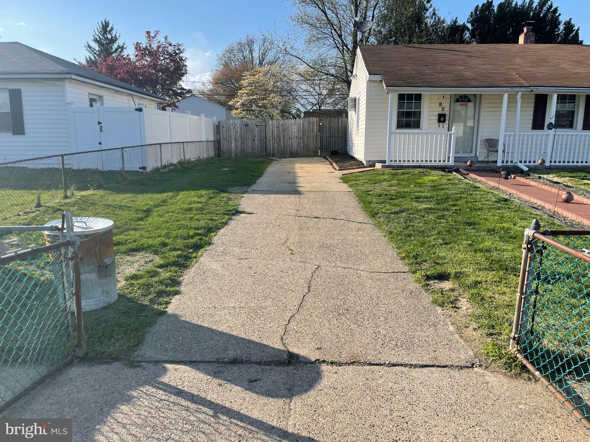 15 Rieve Avenue New Castle, DE 19720 - Photo 2 of 4 a view of a backyard of the house