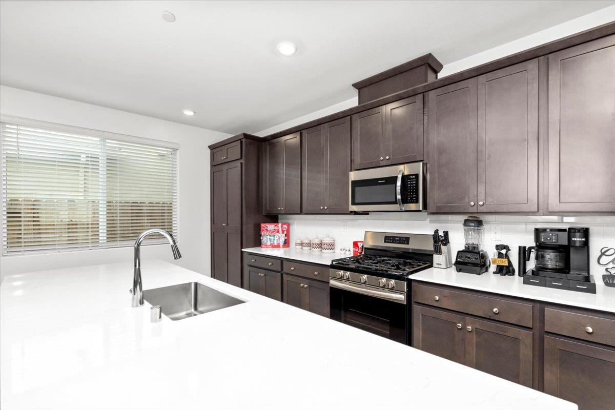 8808 Irondequoit Way Sacramento, CA 95829 - Photo 11 of 28