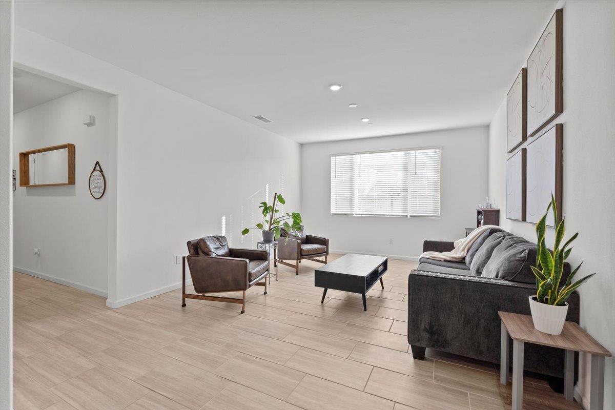 8808 Irondequoit Way Sacramento, CA 95829 - Photo 7 of 28