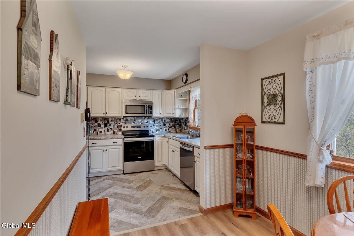 181 Jones Road Wilton, NY 12866 - Photo 15 of 44 15-P1840593