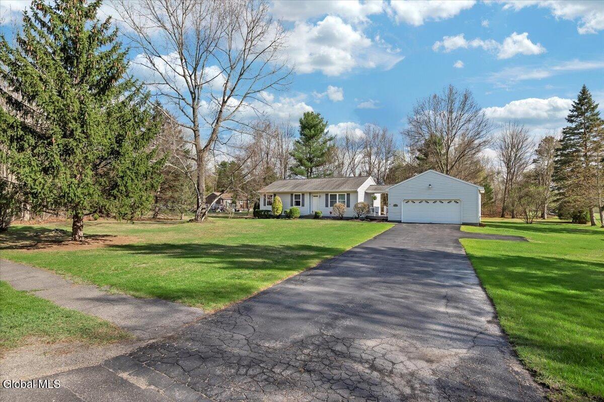 181 Jones Road Wilton, NY 12866 - Photo 3 of 44 03-P1840443