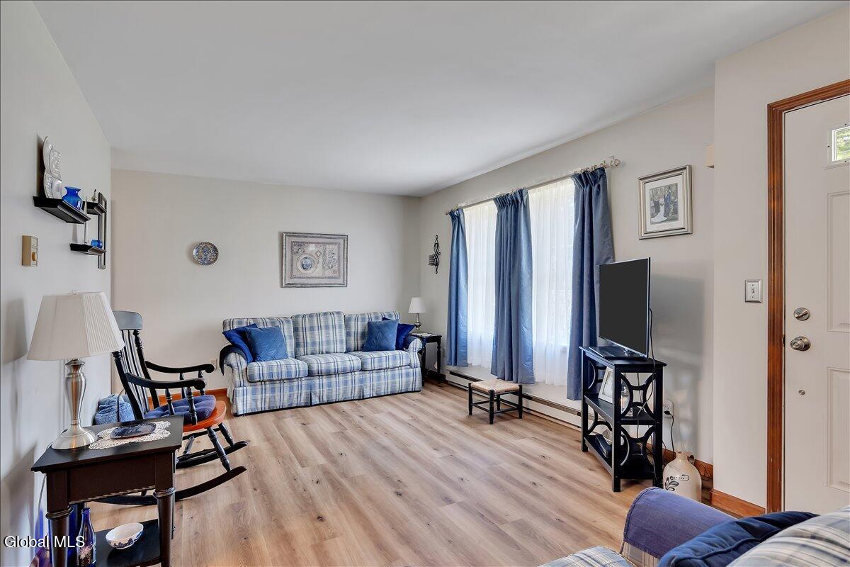 181 Jones Road Wilton, NY 12866 - Photo 5 of 44 05-P1840530