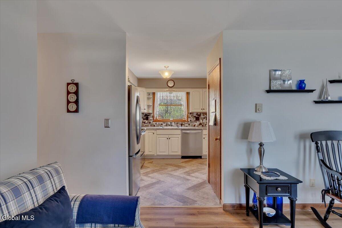 181 Jones Road Wilton, NY 12866 - Photo 8 of 44 08-P1840548