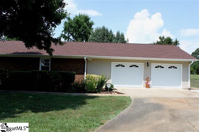 9 East Ridge Drive Inman, SC 29349 - Photo 3 of 35